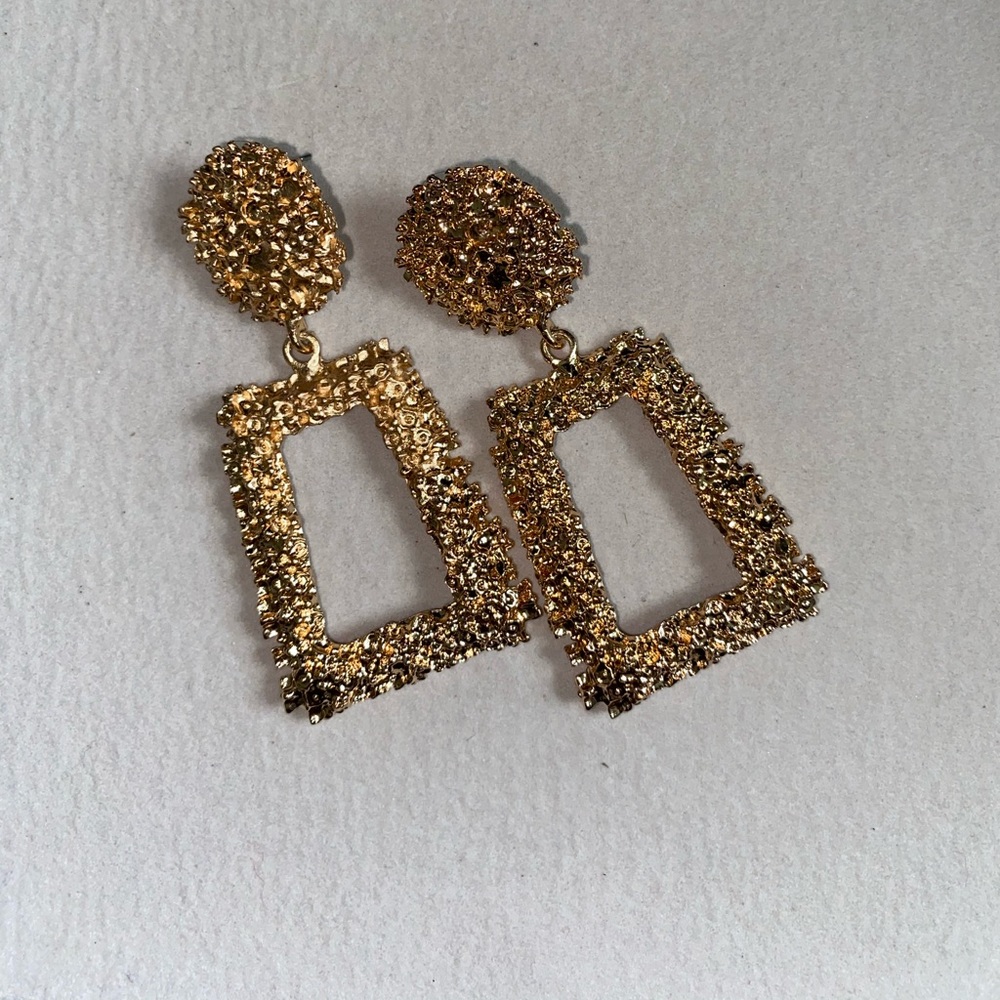 Fashion women gold metal dangle earrings